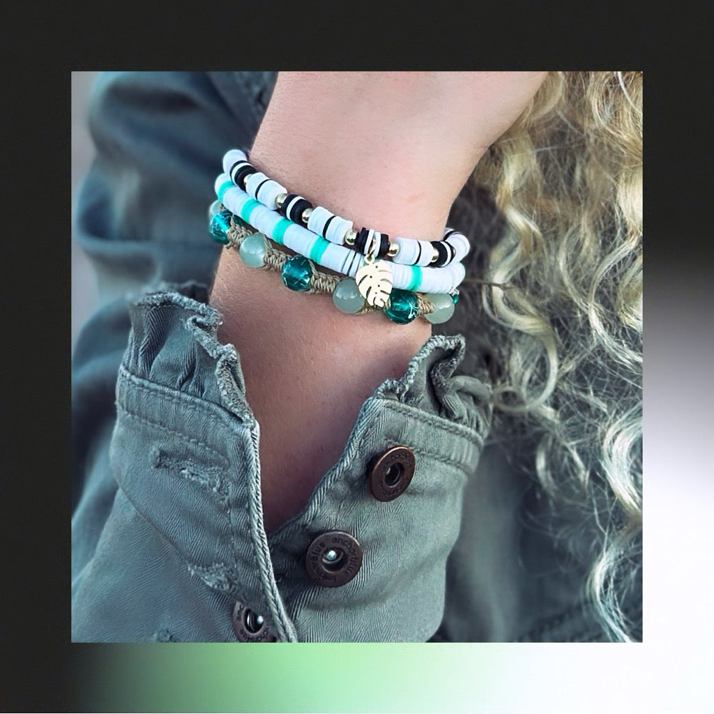 The WHITE GOLD PALM Stretch Bracelet gives off an Aloha vibe. Handmade jewelry that is easy on and off, stylish, fun and unique.