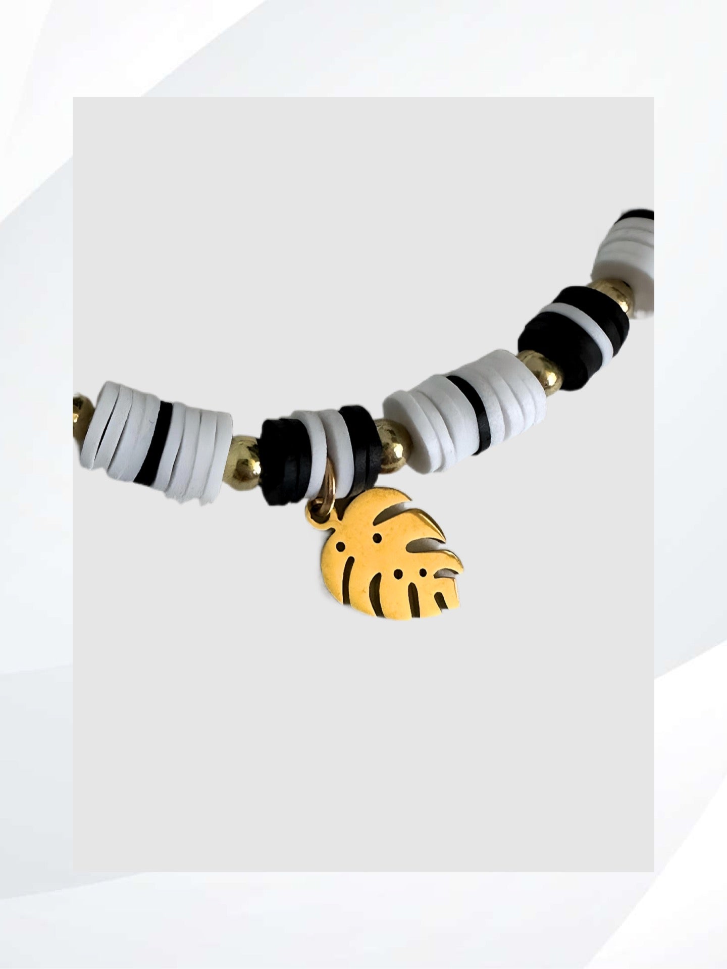 The WHITE GOLD PALM Stretch Bracelet gives off an Aloha vibe. Handmade jewelry that is easy on and off, stylish, fun and unique.