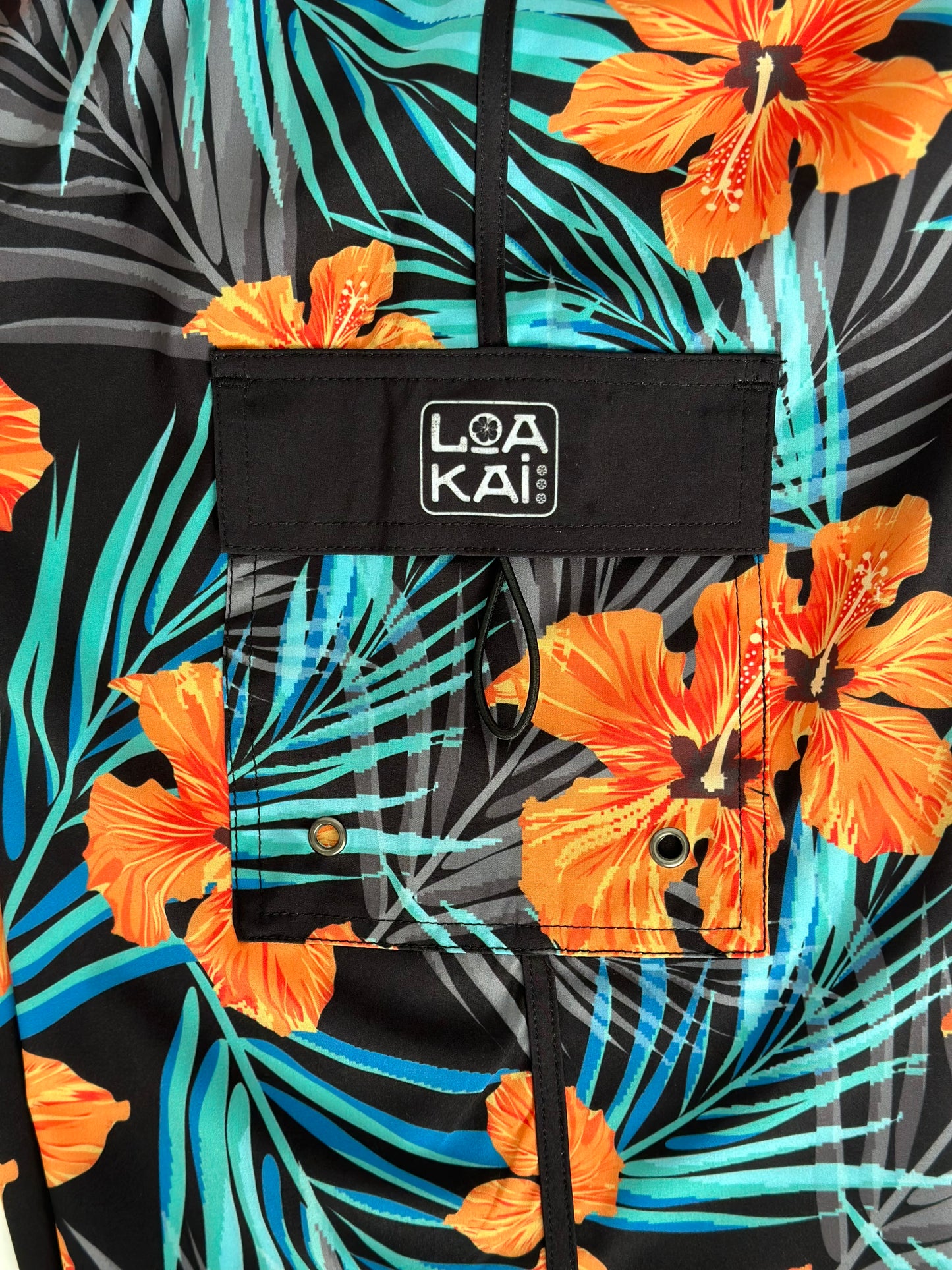 KAI HIBISCUS women's and girls long boardshorts offer a relaxed fashion fit for comfort and a stylish look. The eye-catching design ensures you stand out from the crowd. This premium lightweight and breathable quick dry recycled 4-way stretch fabric helps you stay looking and feeling cool. Complete with side pocket, these boardshorts will quickly become one of your go-tos.