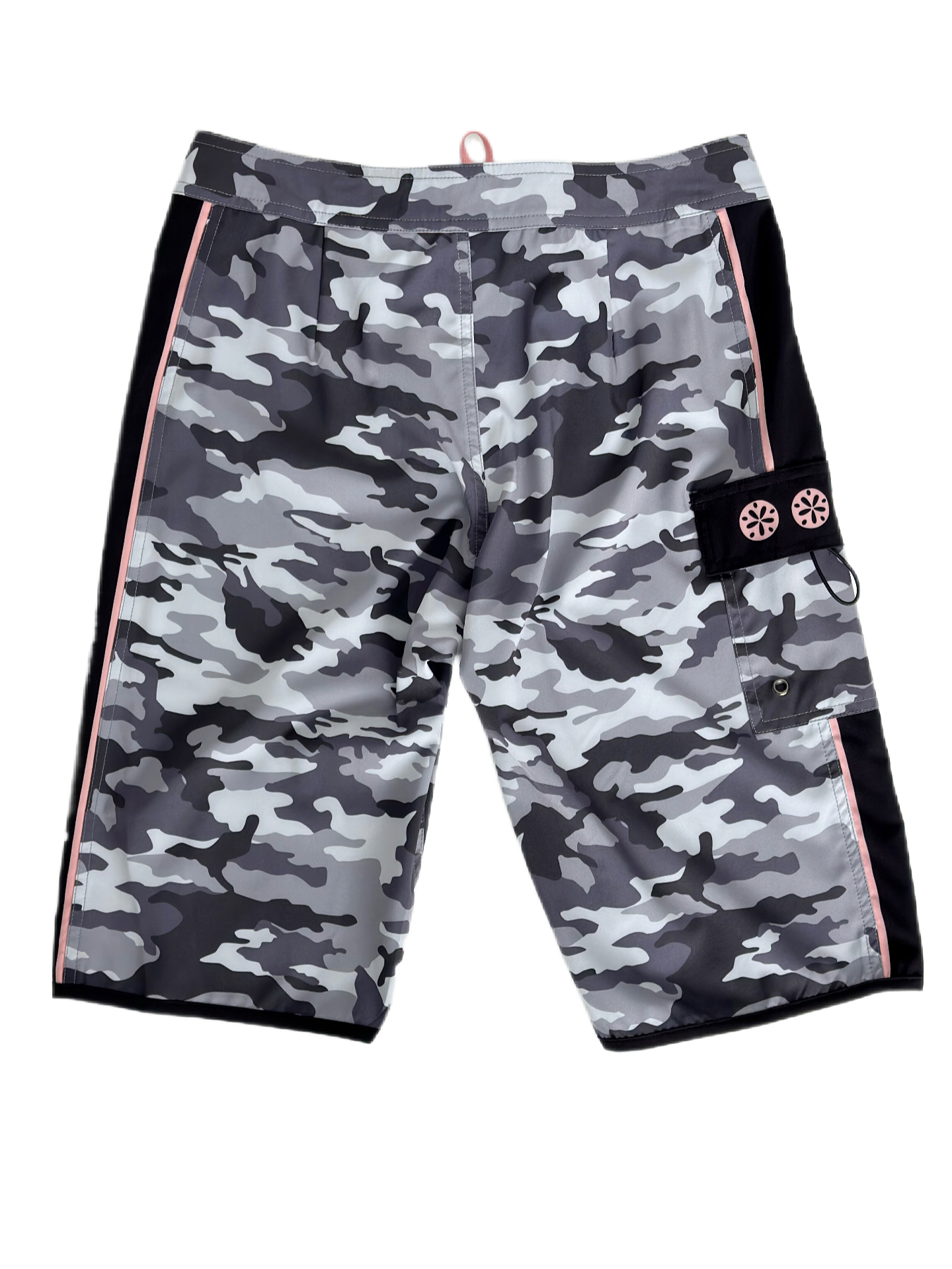 CAMO women's and girls long boardshorts offer a relaxed fashion fit for comfort and a stylish look. The eye-catching design ensures you stand out from the crowd. This premium lightweight and breathable quick dry recycled 4-way stretch fabric helps you stay looking and feeling cool. Complete with side stripe and pocket, these boardshorts will quickly become one of your go-tos.