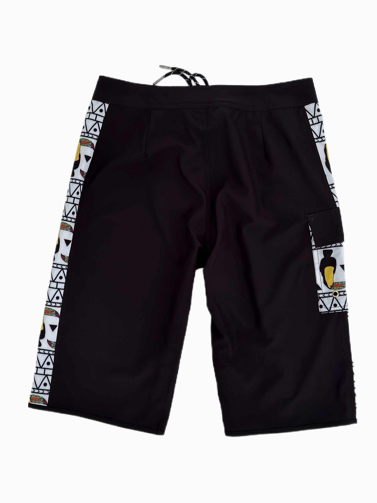 The TOUCAN women's and girls long boardshorts offer a relaxed fashion fit for comfort and a stylish look. The eye-catching design ensures you stand out from the crowd. This premium lightweight and breathable quick dry recycled 4-way stretch fabric helps you stay looking and feeling cool. Complete with side stripe and pocket, these boardshorts will quickly become one of your go-tos.