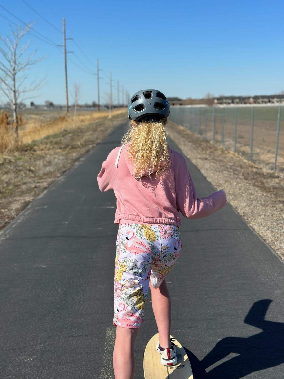 FLAMINGO women's and girls long boardshorts offer a relaxed fashion fit for comfort and a stylish look. The eye-catching design ensures you stand out from the crowd. This premium lightweight and breathable quick dry recycled 4-way stretch fabric helps you stay looking and feeling cool. Complete with side pocket, these boardshorts will quickly become one of your go-tos.